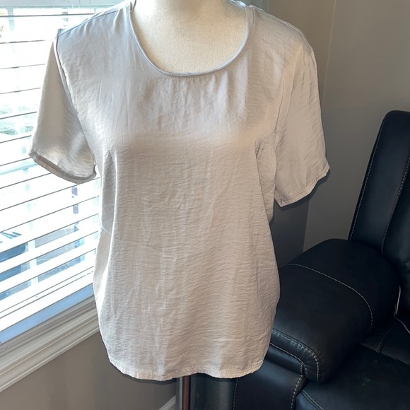 Vanilla Star juniors silver gray short sleeve top Size Large - Picture 2 of 8